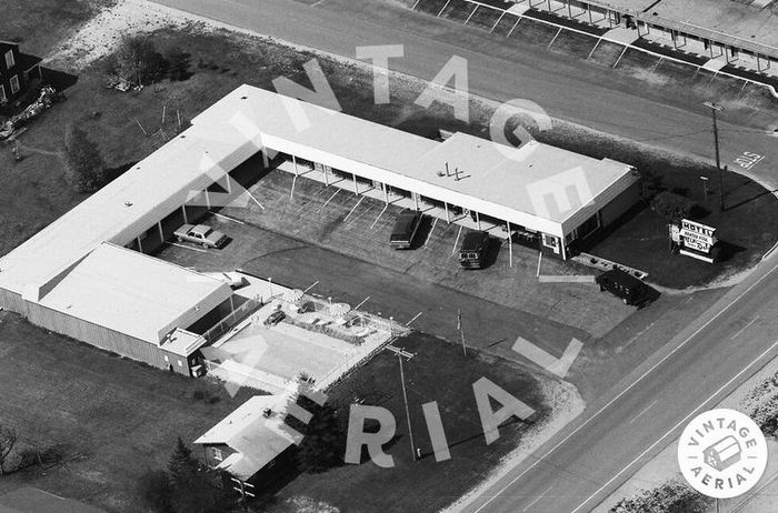 Vindel Motel - 1991 Aerial Photo